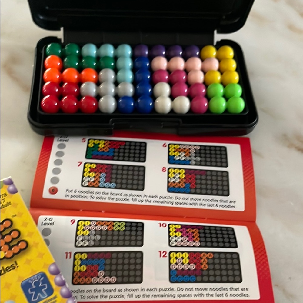EUC Educational Insights Kanoodle Brain-Twisting Solitaire Game - Picture 5 of 11